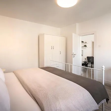Bilini Castropola Apartment
